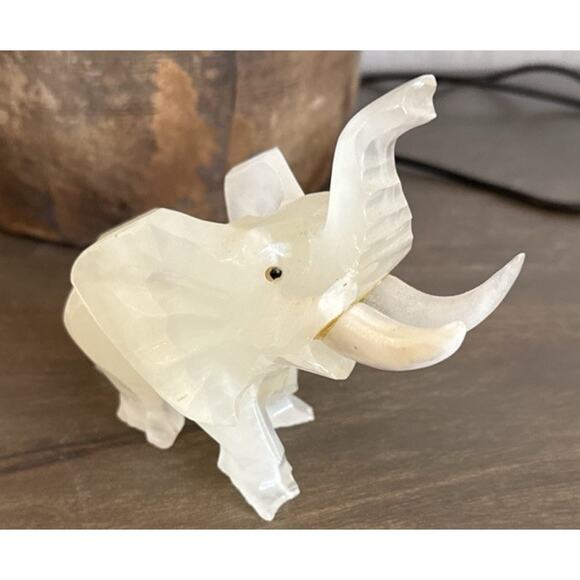 Vintage Hand Carved Onyx Stone Elephant Figurine 4.5” Trunk Up Good Luck Decor - Picture 2 of 7